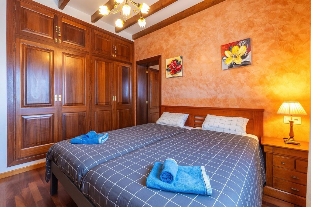 Schlafzimmer 4 mit Masterbad